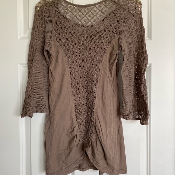 Top - Picture 2 of 2